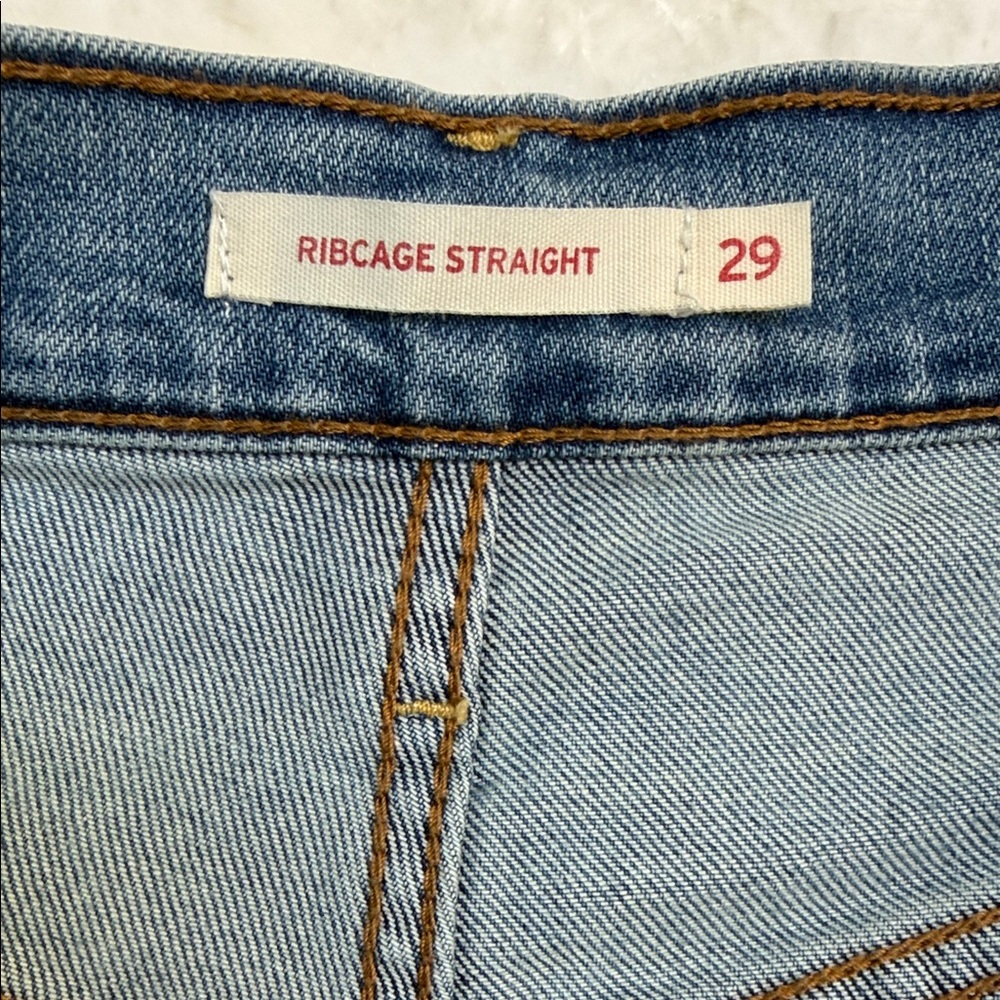 Levi's Classic Straight Fit Denim Jeans - Picture 4 of 5